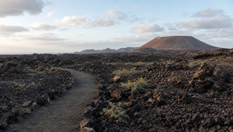 Lanzarote vuelve a discutir como se cuida una costa que todos quieren usar